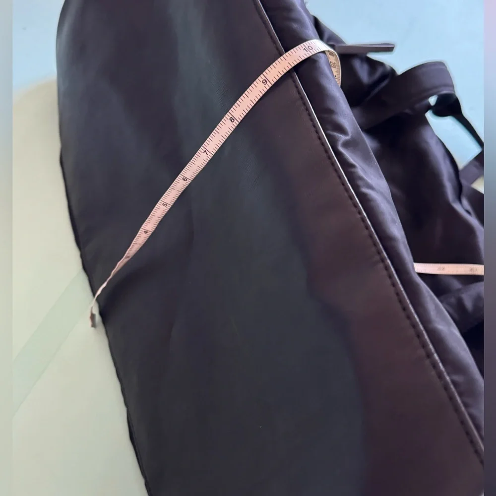 Lululemon all day Duffel Bag - Picture 10 of 16